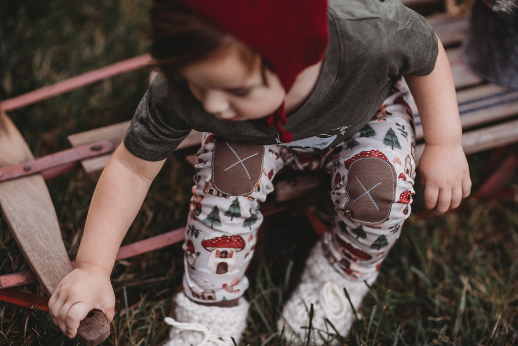 Gnome For Holidays    |  Adventure Leggings