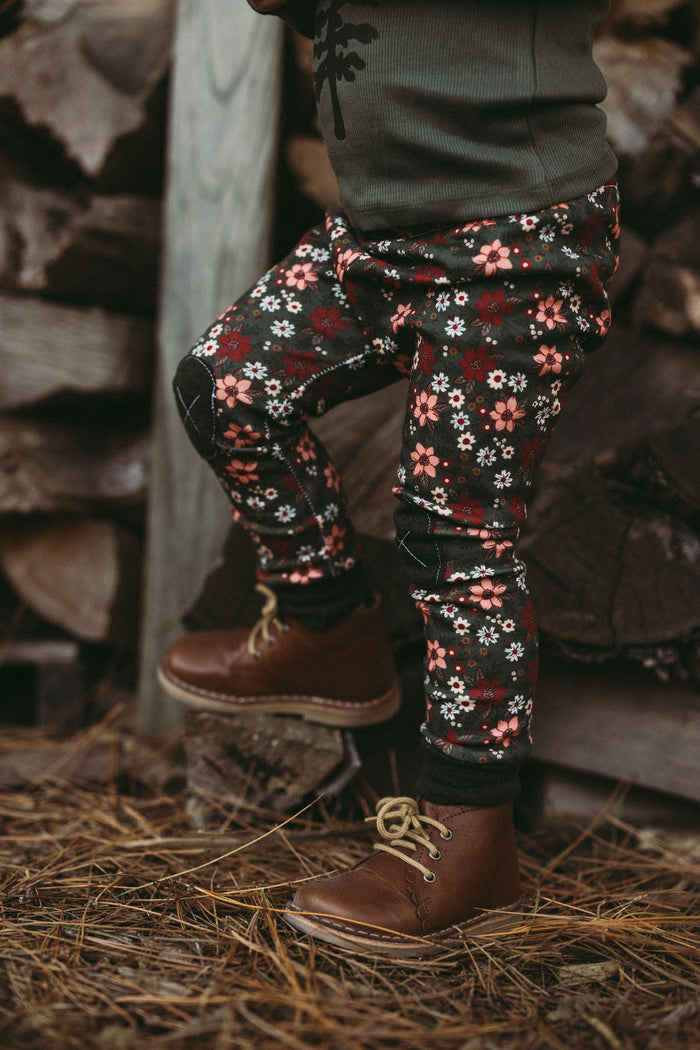 Holiday Floral   |  Adventure Leggings